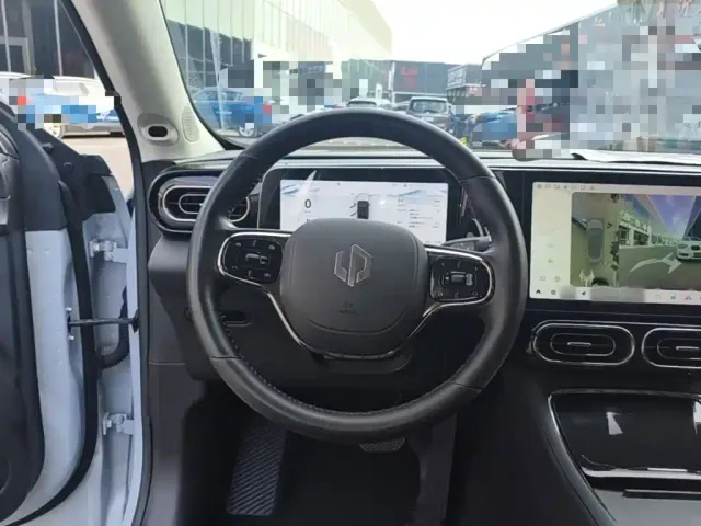Leapmotor C11 — Фото автомобиля 6