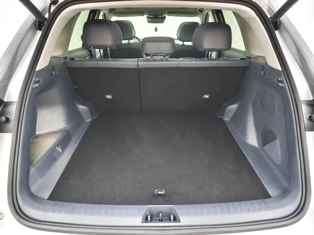 Geely Galaxy Starship 7 EM-i — Фото автомобиля 12