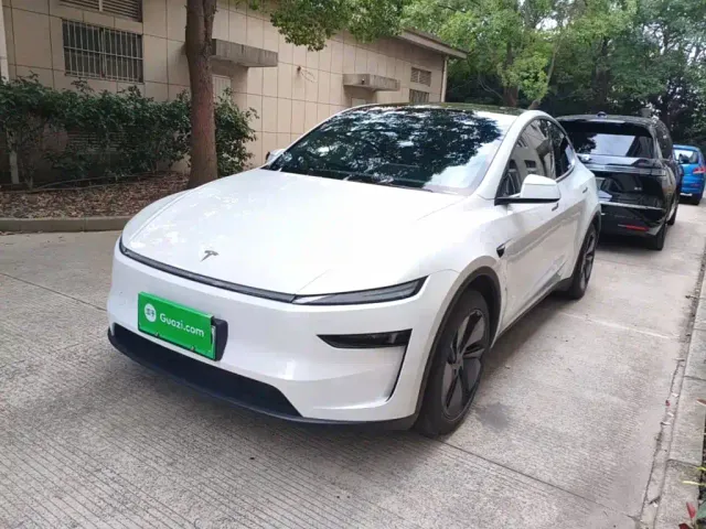 Фотография автомобиля — Tesla Model Y