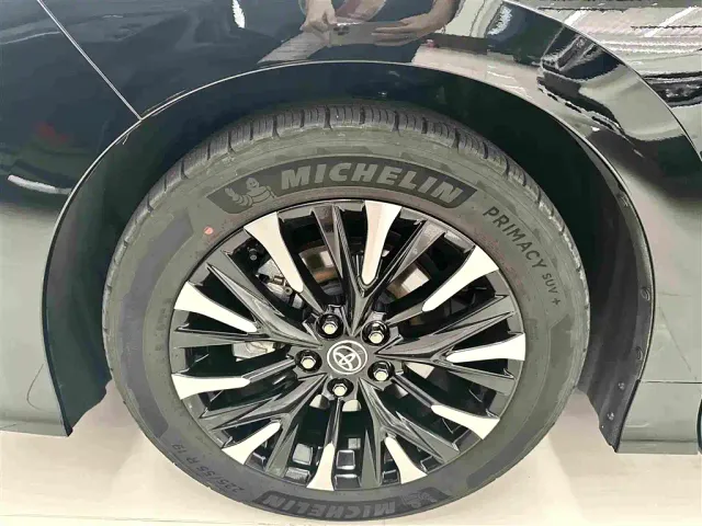 Toyota Alphard — Фото автомобиля 3