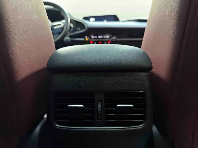 Mazda Axela — Фото автомобиля 18