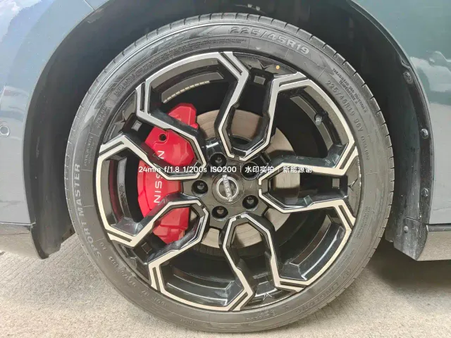 Nissan N7 — Фото автомобиля 12