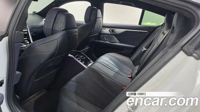 BMW 8 Series G15 — Фото автомобиля 17