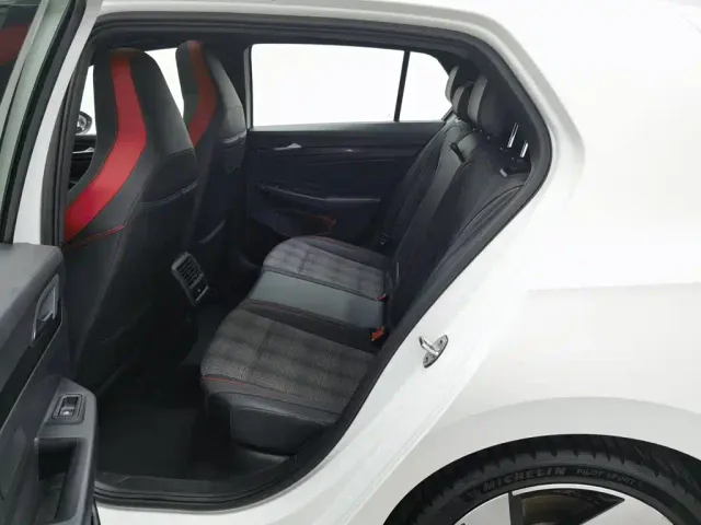 Volkswagen Golf GTI — Фото автомобиля 15