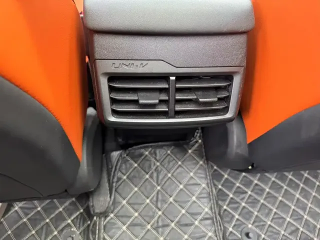 Changan Changan UNI-V 2024 1.5T Deluxe — Фото автомобиля 10