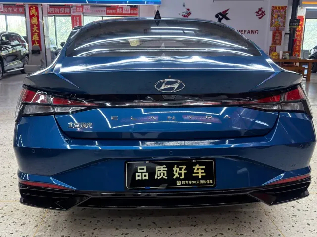 Hyundai Elantra — Фото автомобиля 5