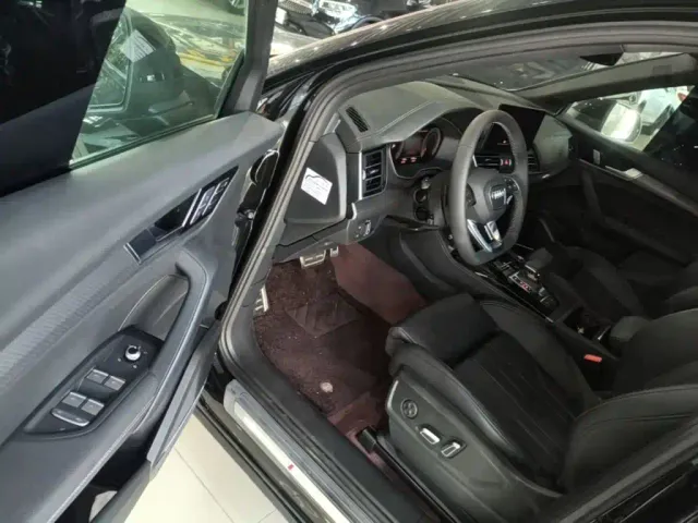 Audi Q5L — Фото автомобиля 15