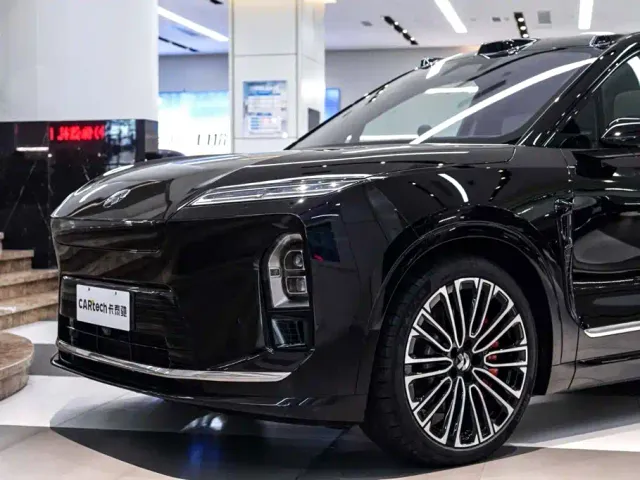 Nio ES8 — Фото автомобиля 7