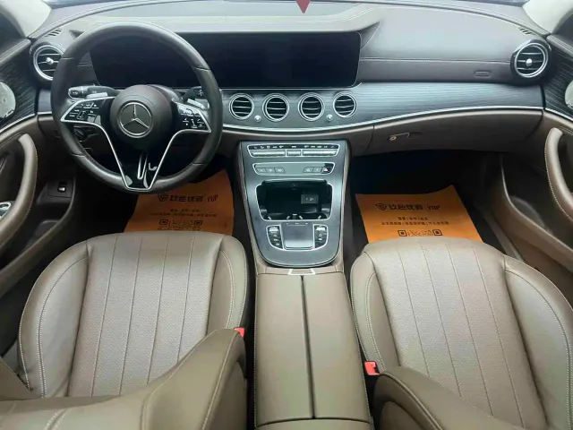 Mercedes-Benz E-Class — Фото автомобиля 8