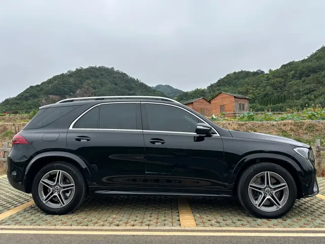 Mercedes-Benz GLE-Class — Фото автомобиля 4