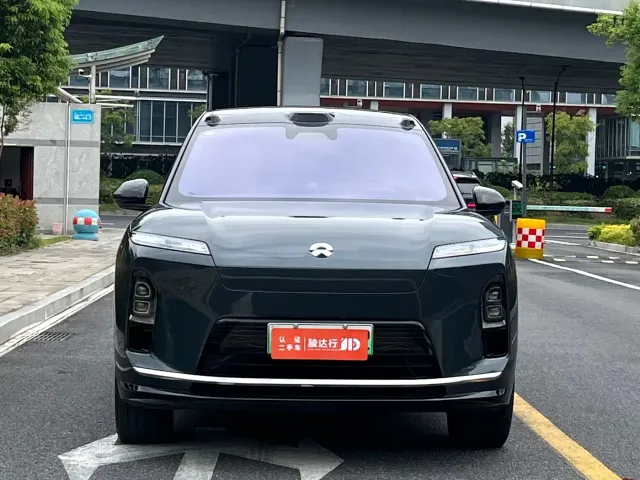 Nio ES8 — Фото автомобиля 2