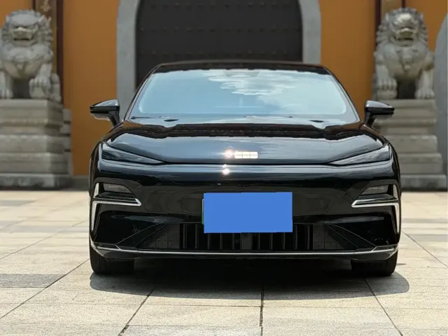 Geely Galaxy Galaxy Xingyao 8 2025 130km EM-i Premium Edition — Фото автомобиля 2