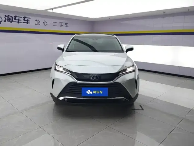 Toyota Harrier — Фото автомобиля 2