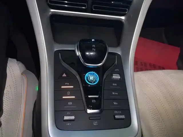 BYD Song Pro — Фото автомобиля 16