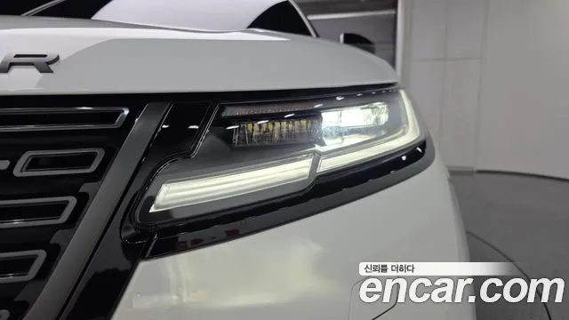 Land Rover Range Rover Velar Range Rover Velar 2.0 P250 Dynamic SE — Фото автомобиля 17