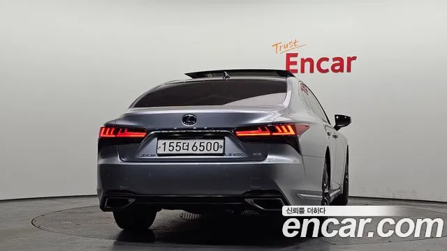Lexus LS — Фото автомобиля 4