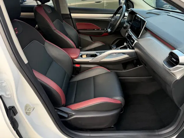 Geely Binyue — Фото автомобиля 15