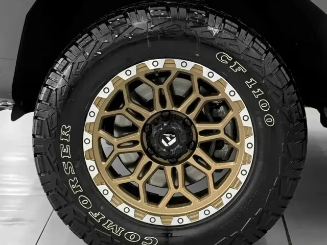 Tank Tank 400 New Energy 2024 Hi4-T Off-Road Edition — Фото автомобиля 4