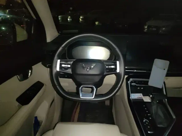 Wuling Asta — Фото автомобиля 2