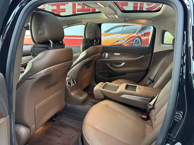 Mercedes-Benz E-Class — Фото автомобиля 9