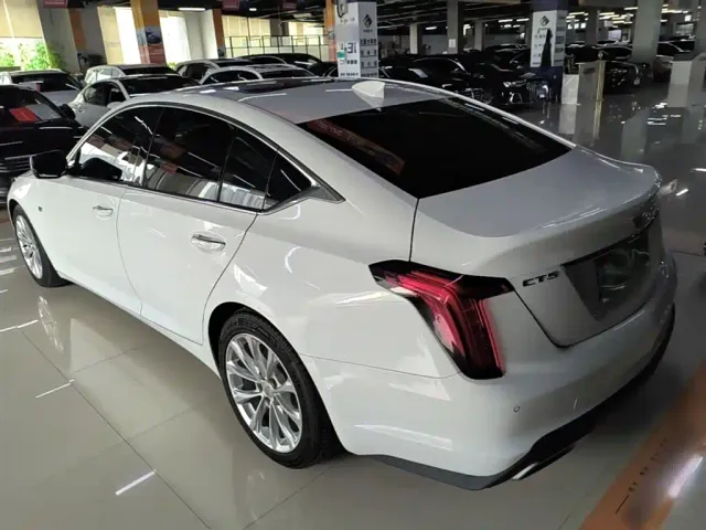 Cadillac CT5 — Фото автомобиля 4