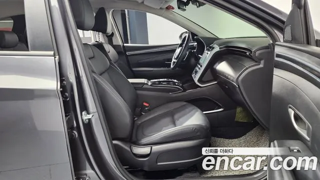 Hyundai Tucson Tucson (NX4) Дизель 2.0 2WD — Фото автомобиля 26