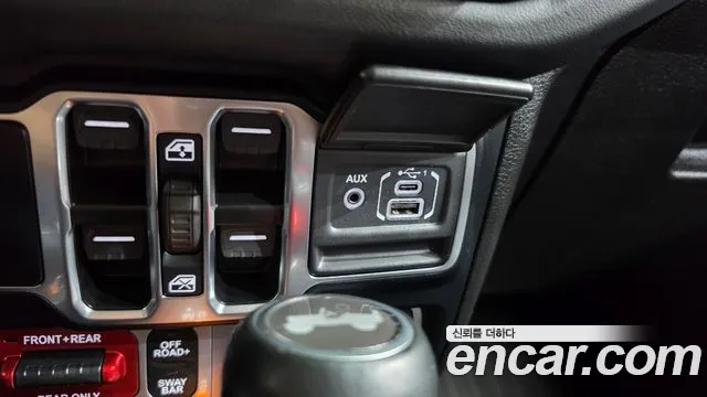 Jeep Wrangler JL — Фото автомобиля 12