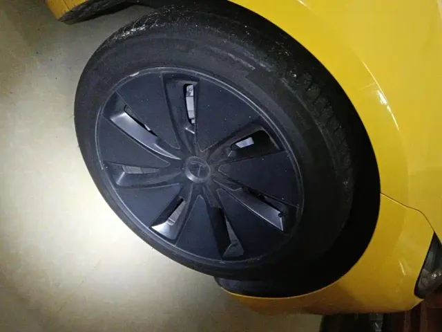 Tesla Model 3 — Фото автомобиля 6