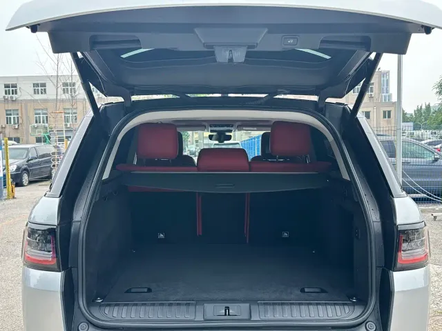 Land Rover Range Rover Sport — Фото автомобиля 8