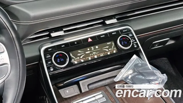 Genesis GV80 — Фото автомобиля 30