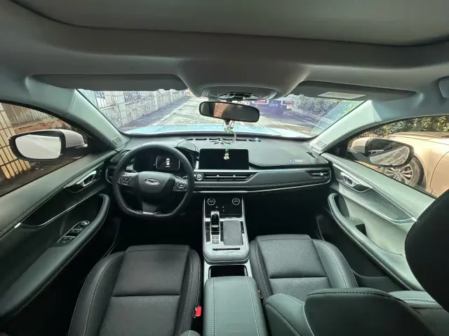 Chery Tiggo 8 — Фото автомобиля 4