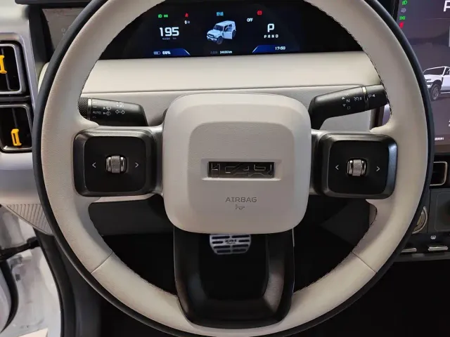 iCAR V23 — Фото автомобиля 10