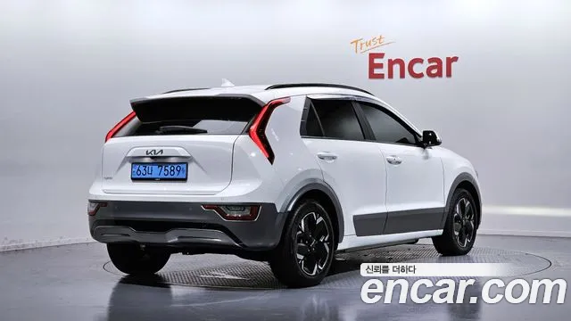 Kia Niro — Фото автомобиля 2