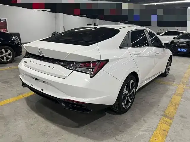 Hyundai Elantra — Фото автомобиля 4