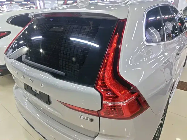 Volvo XC60 — Фото автомобиля 7