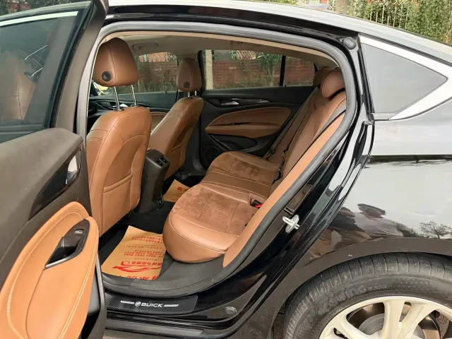 Buick Regal — Фото автомобиля 8