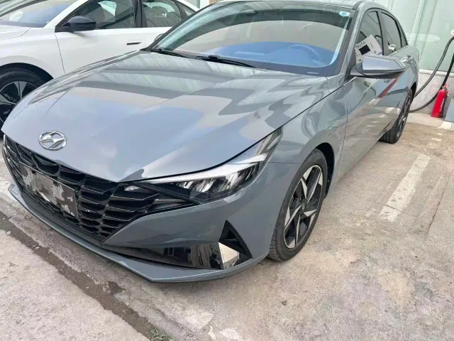 Фотография автомобиля — Hyundai Elantra