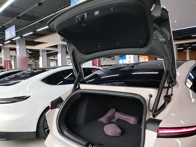 Nio ET5 — Фото автомобиля 18