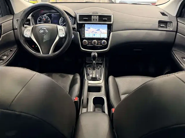 Nissan Tiida — Фото автомобиля 8