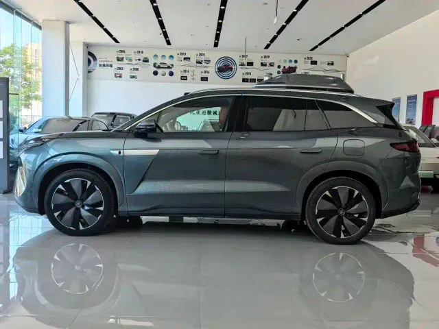 BYD Tang L — Фото автомобиля 7