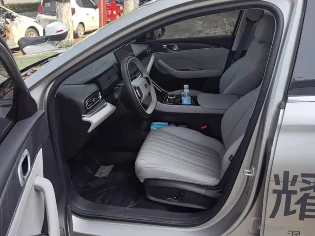 Geely Galaxy Stellar 6 — Фото автомобиля 9