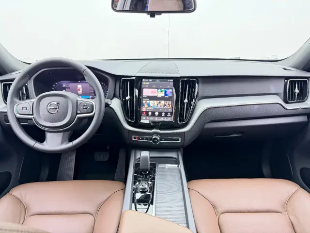 Volvo XC60 — Фото автомобиля 5