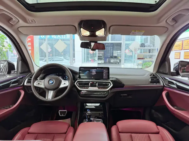 BMW BMW iX3 2022 Facelift Leading Model — Фото автомобиля 10