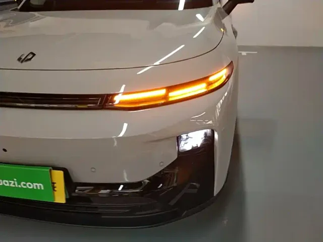 Leapmotor B10 — Фото автомобиля 23