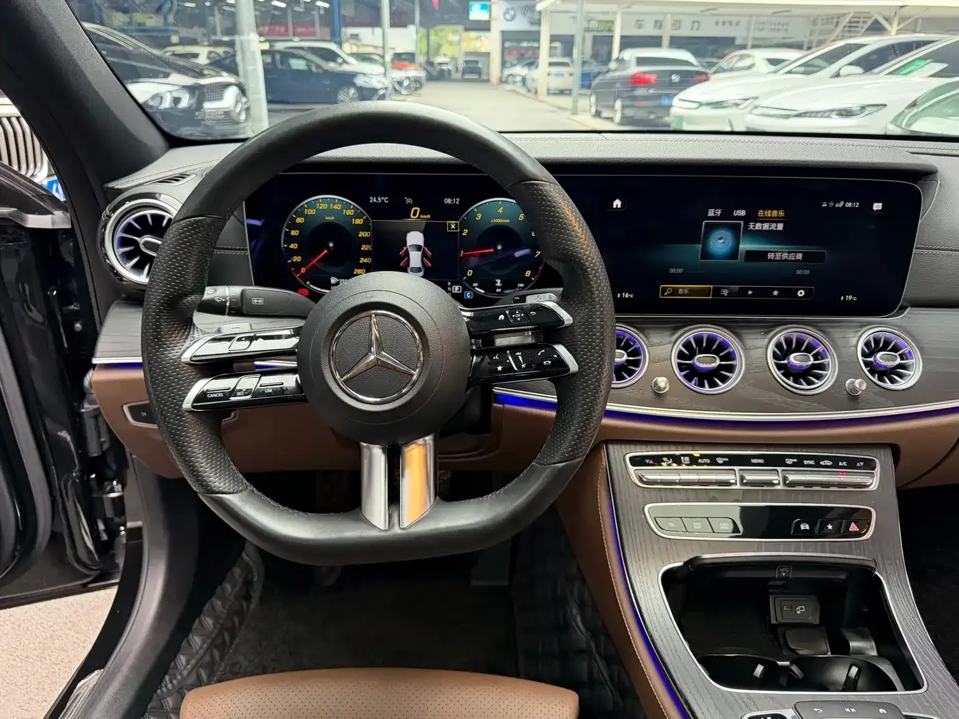 Mercedes-Benz Mercedes-Benz E-Class 2022 Facelift E 260 L Sport — Фото автомобиля 15