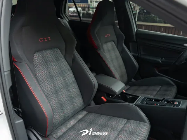 Volkswagen Golf GTI — Фото автомобиля 9