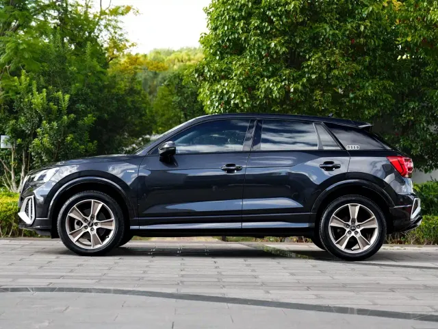 Audi Q2L — Фото автомобиля 9