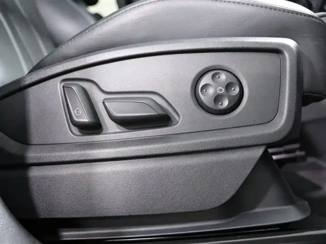 Audi Q5L — Фото автомобиля 12