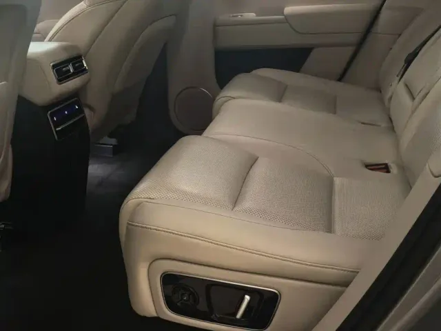 Li Auto L7 — Фото автомобиля 15