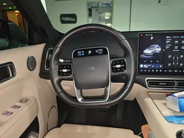 Li Auto L9 — Фото автомобиля 11